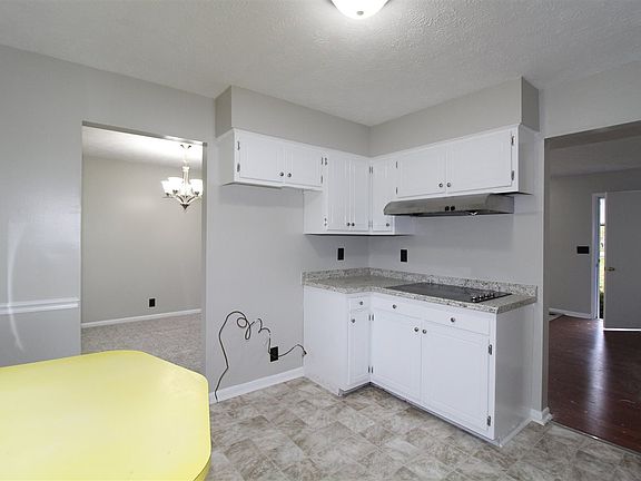 3rd image of 109 Westwood Ln