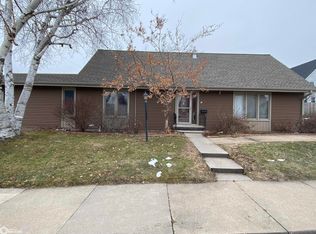 5 N 8th St, Marshalltown, IA 50158