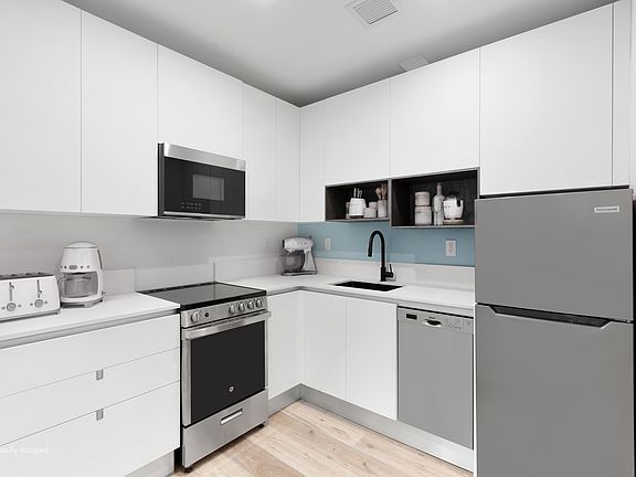 4th image of 1638 Park Ave #5A
