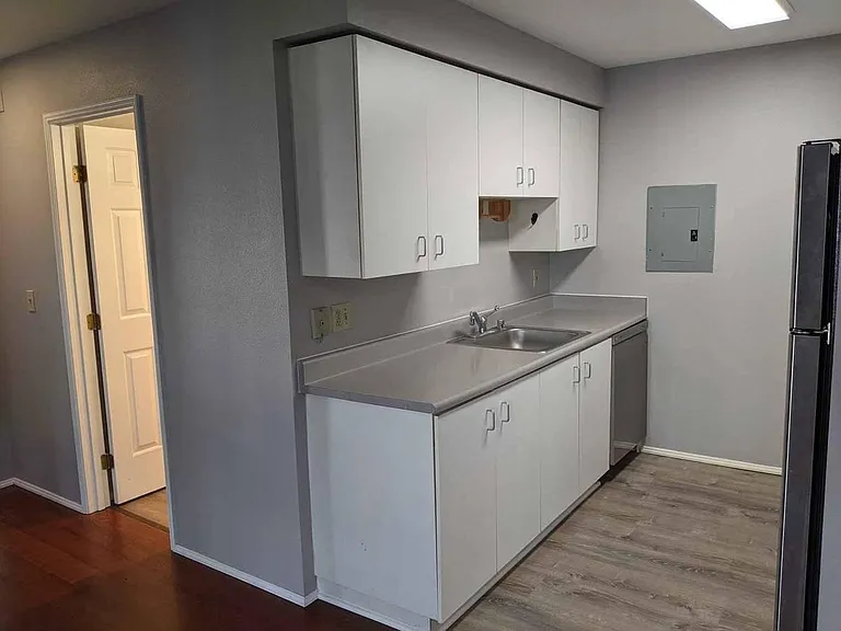 6909 Weedin Pl NE — Photo 3