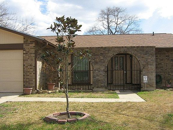 3rd image of 930 Hayloft Ln
