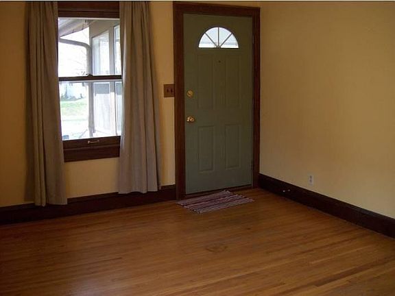 4th image of 5625 36th Ave S