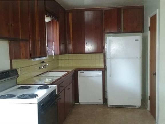 5th image of 1038 Catalina Pl