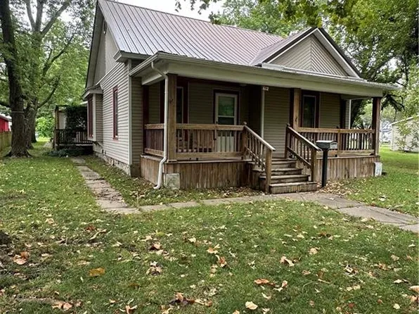 612 S Cottonwood St, Iola, KS 66749