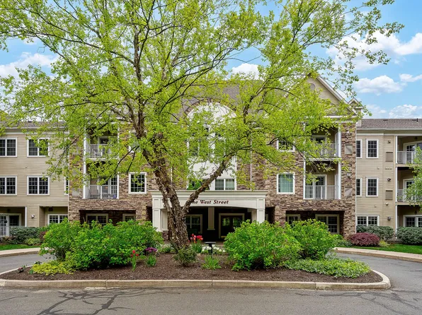 1 West Street #309, Simsbury, CT 06070