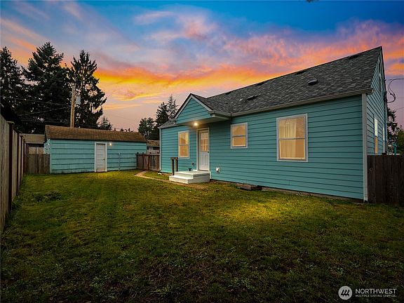 3rd image of 922 5th Avenue NW