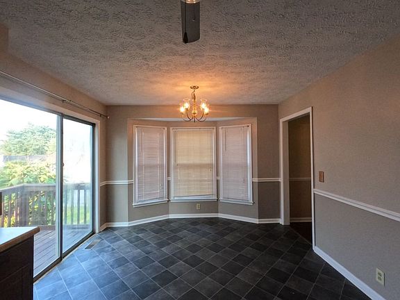 5th image of 705 Heritage Square Dr