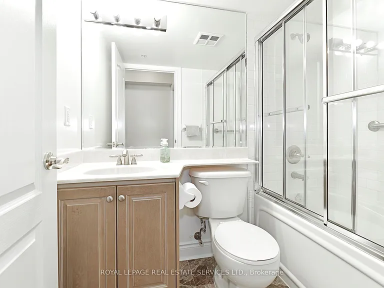 350 Princess Royal Dr #1705 — Photo 20
