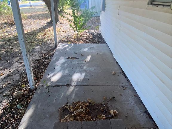 3rd image of 600 NE 2nd St