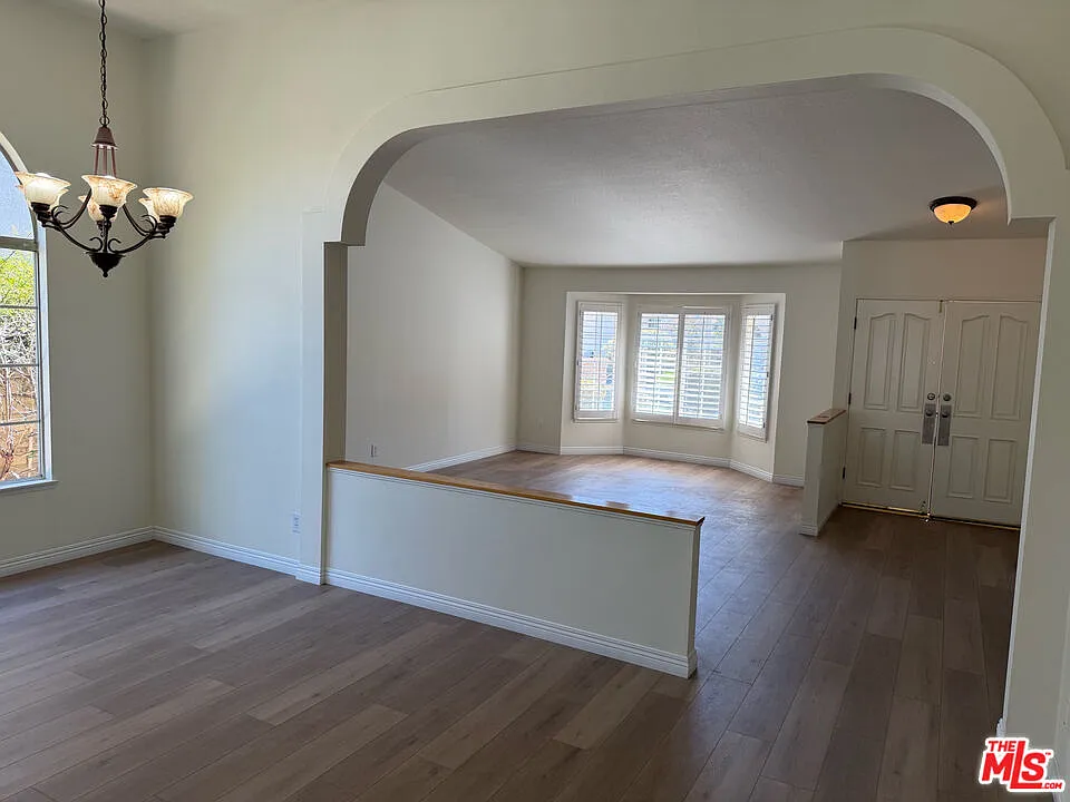 3 bed, 2.0 bath, 1767 sqft, $3,600 — Photo 4