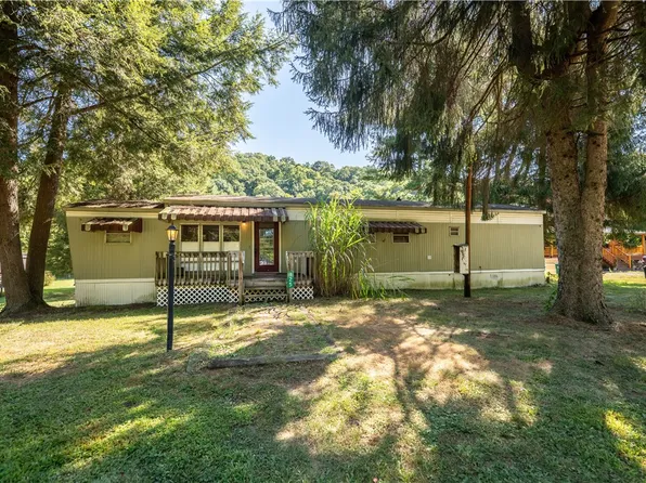 125 Hillvue Ln, Evans City, PA 16033