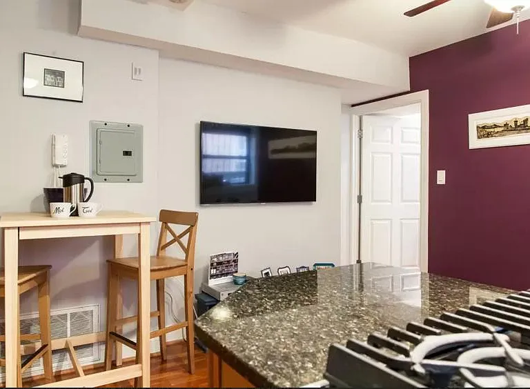 902 Pine St #1R — Photo 15