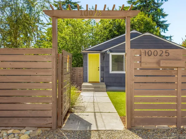 10025 Ashworth Ave N, Seattle, WA 98133