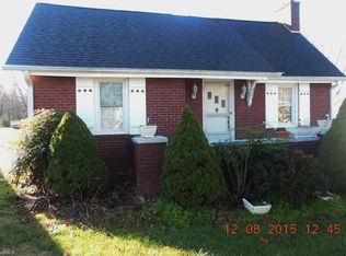 528 E Main St, Pilot Mountain, NC 27041