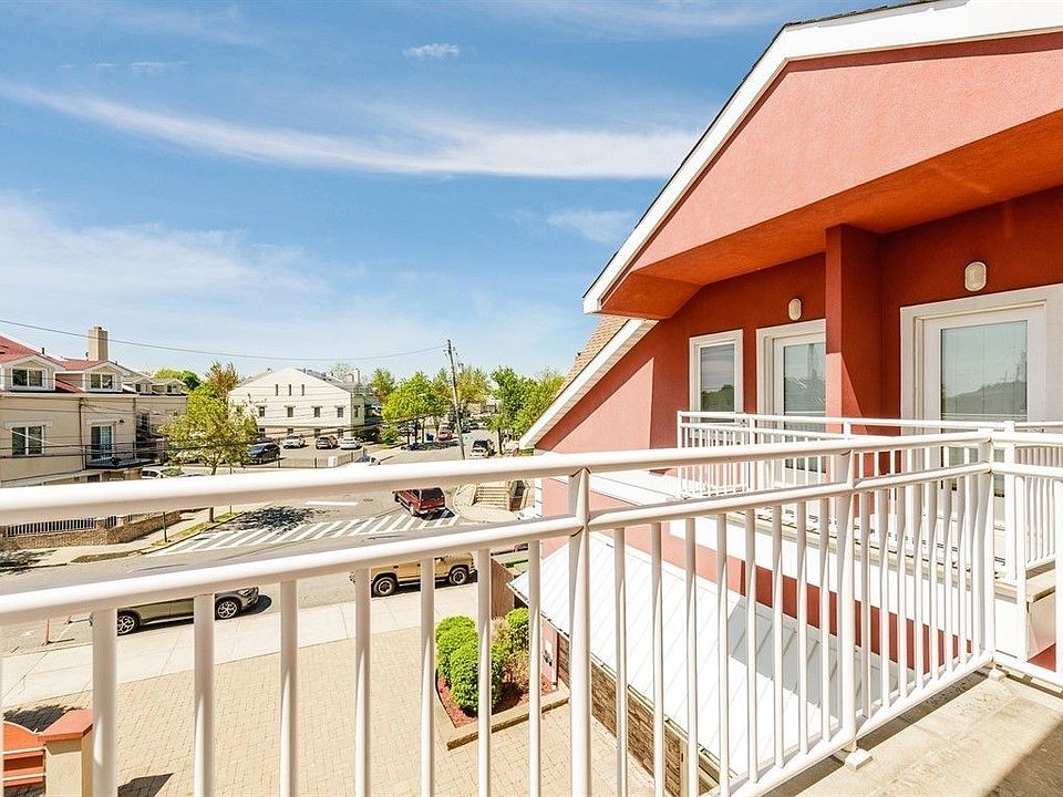 1st image of 1490 Outlook Ave APT 2A