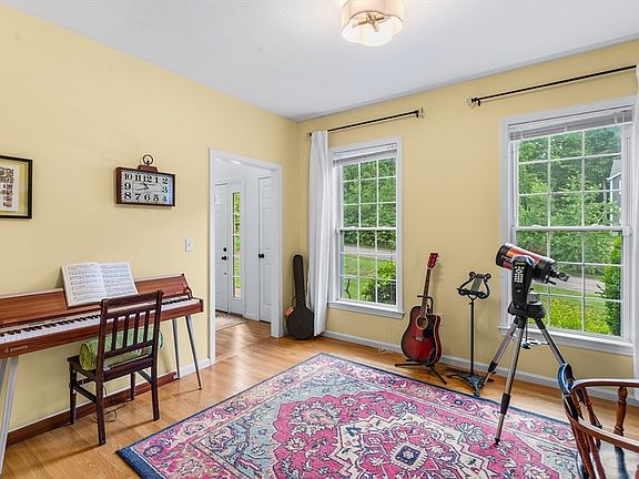 5th image of 15 Gervais Way