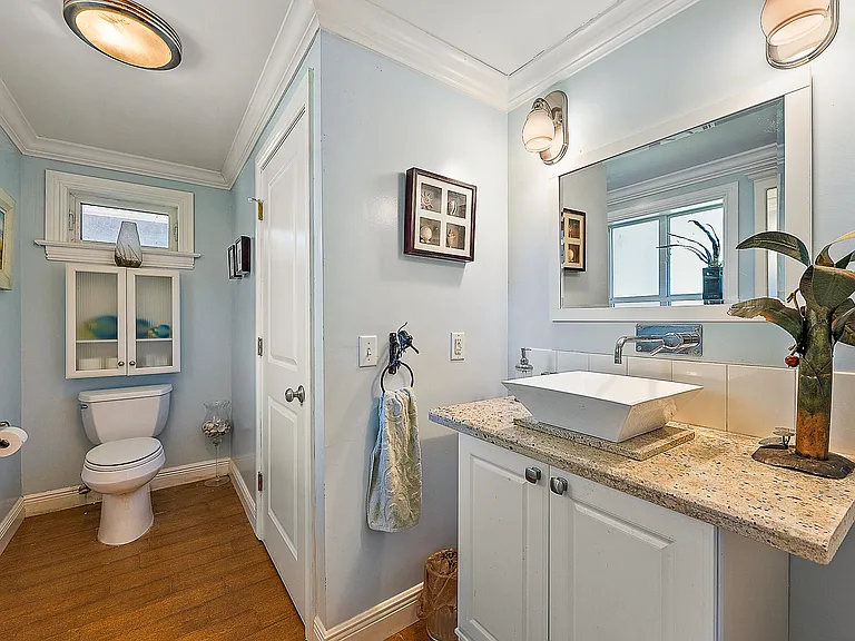 12140 SE Indian River Dr N — Photo 30