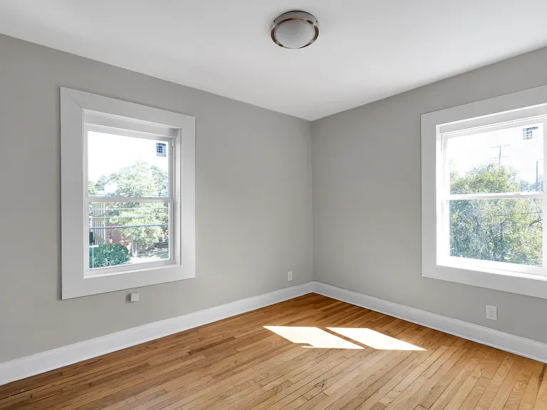 Berkshire Apartments — Photo 24