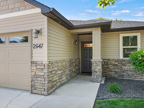 5th image of 2647 E Apricot Dr