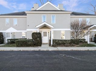 13 Kings Park Dr, Port Chester, NY 10573