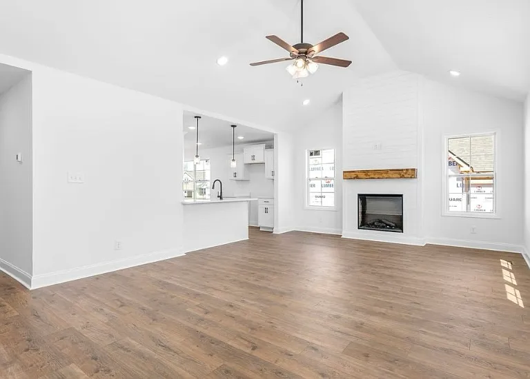 1208 Elizabeth Ln — Photo 5