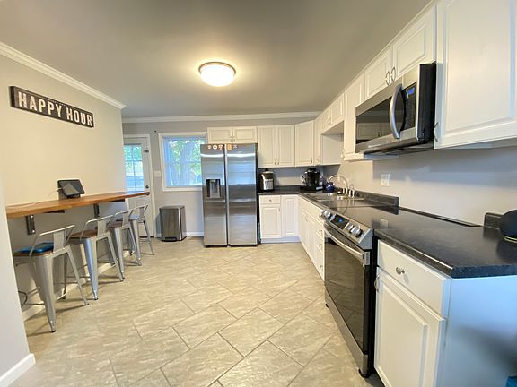 4th image of 207 Louise Ave