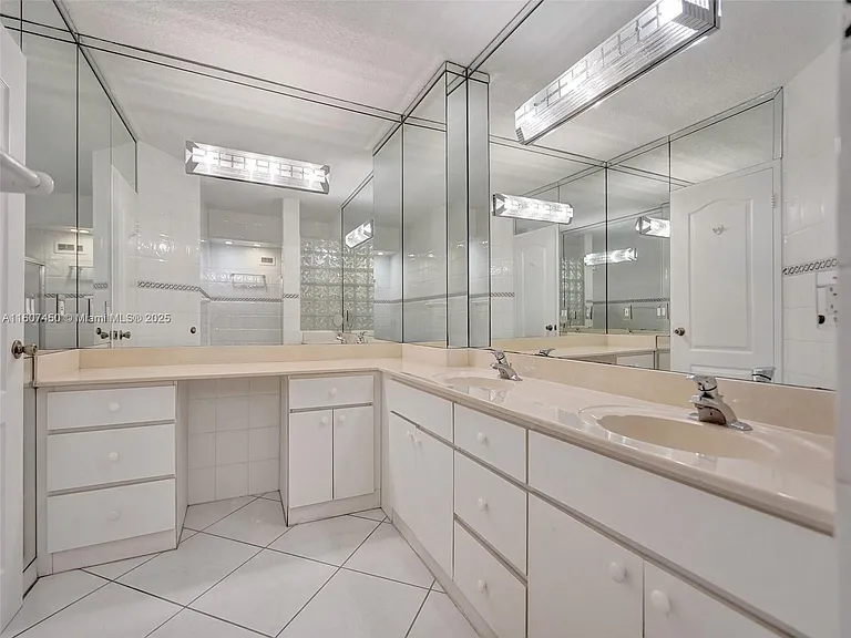 3725 S Ocean Dr #1506 — Photo 13