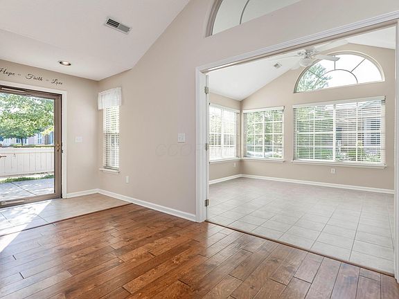 5th image of 810 Lambton Cir W
