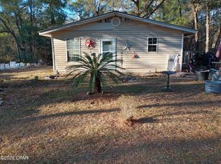 4086 Cedar Ln, Caryville, FL 32427