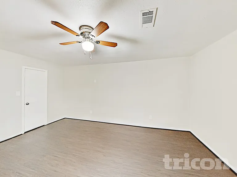 19311 Amistad Dr — Photo 12