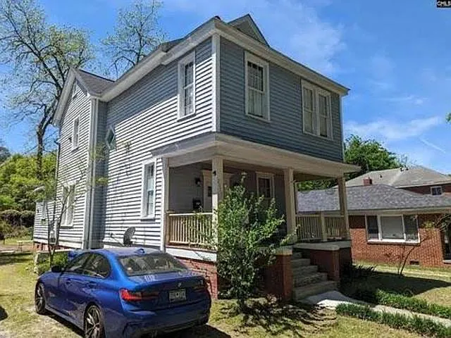 2115 Wallace St — Photo 2