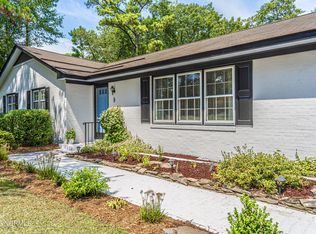 8 Holly Ln, Southern Pines, NC 28387