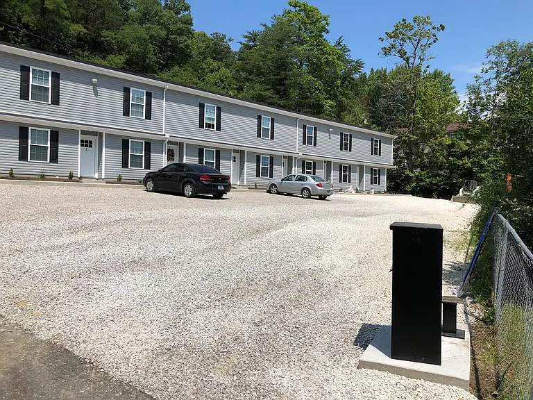 628 Maplewood Dr — Photo 13