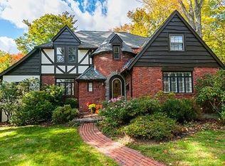 31 Devonshire Rd, Newton, MA 02468