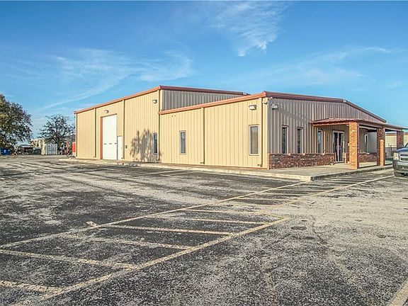 3rd image of 105 Nell Deane Blvd