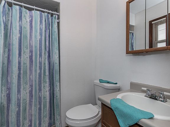 4th image of 2415 Jebens Ave #8