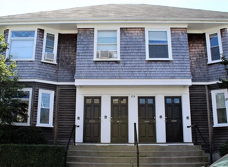 25 W Narragansett Ave — Photo 1