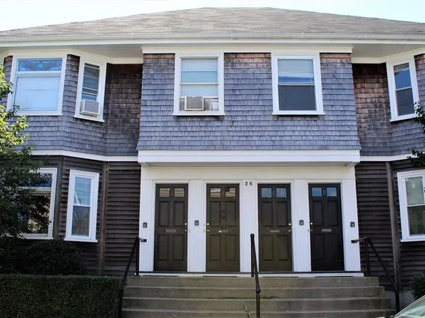 25 W Narragansett Ave, Newport, RI 02840