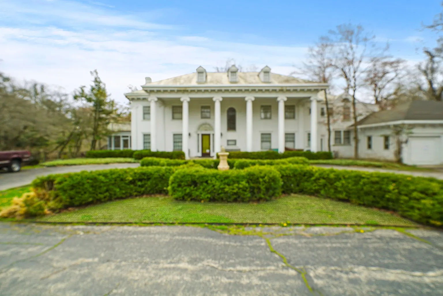 276 Hazel Ave photo 1