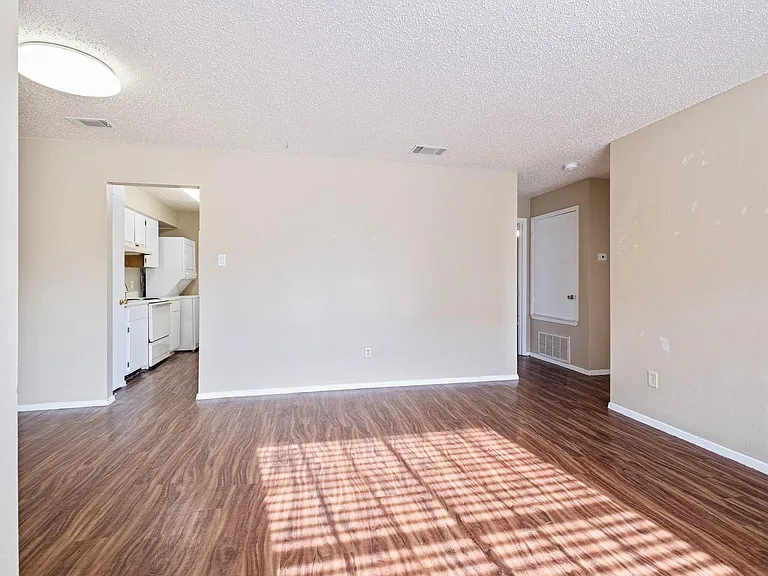 301 Craddock Ave #C — Photo 11