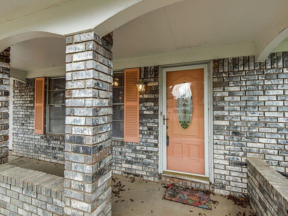 4th image of 317 Lullwood Ave