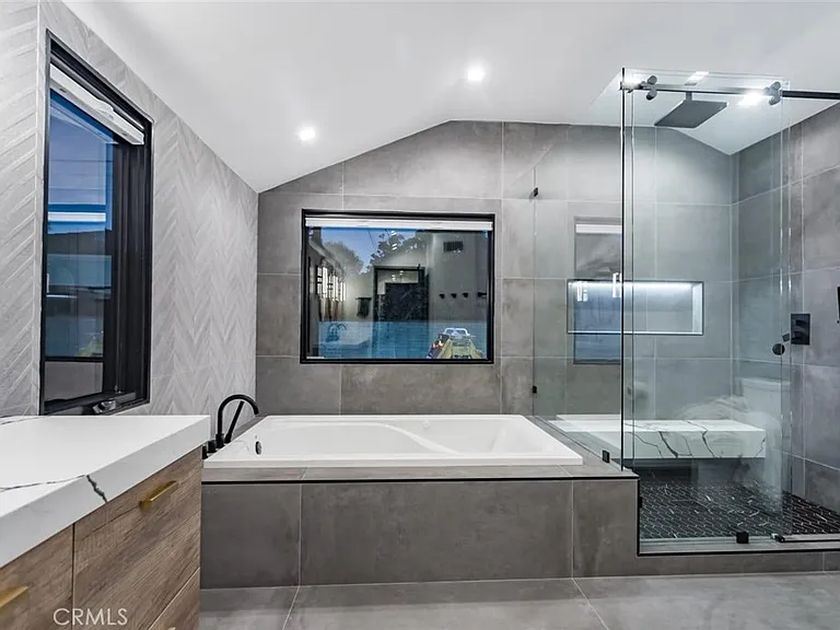 4627 Ethel Ave — Photo 13