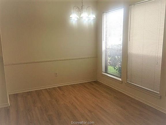 4th image of 409 Fall Cir APT C