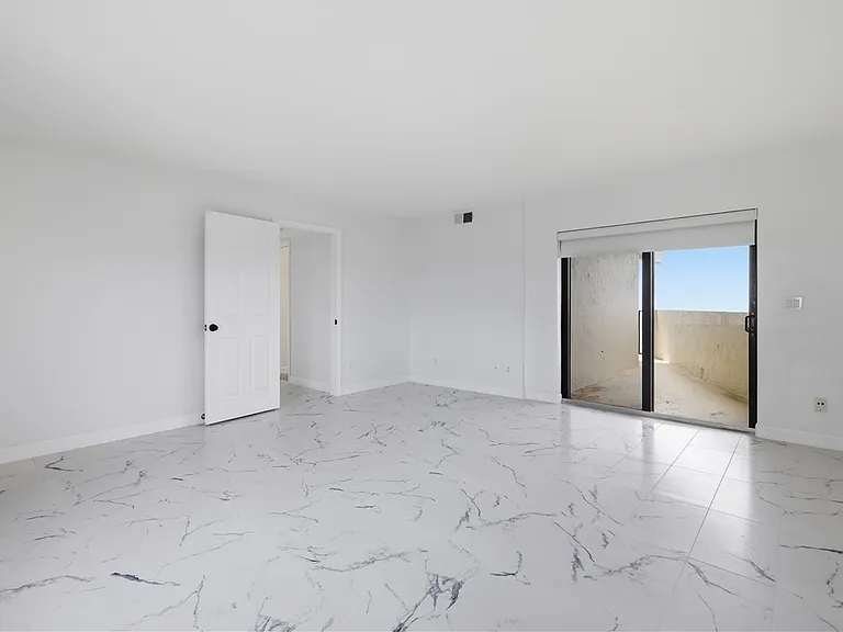 2636 Ocean Dr #506 — Photo 11