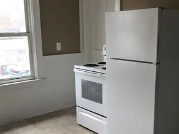 3rd image of 83 Wheatfield St #2