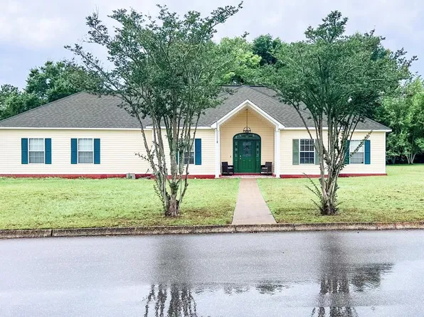 288 Spann St, Hartford, AL 36344