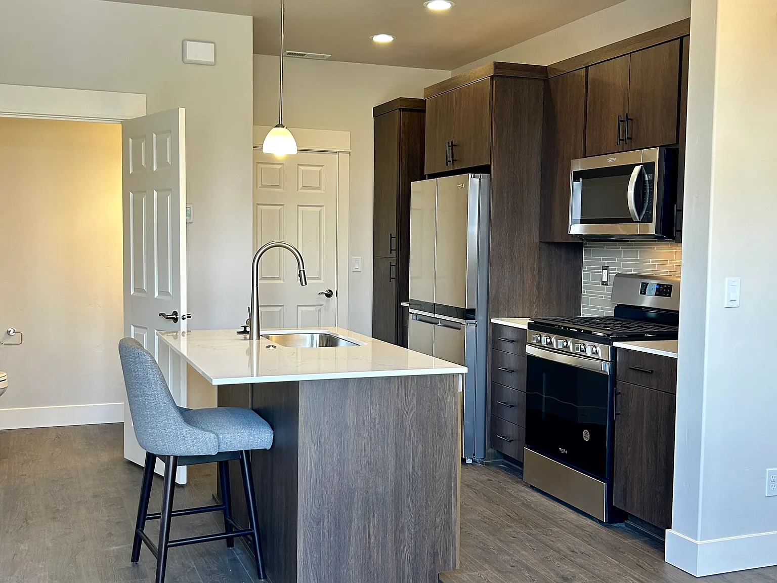 3 bed, 2.5 bath, 1640 sqft, $2,695 — Photo 1