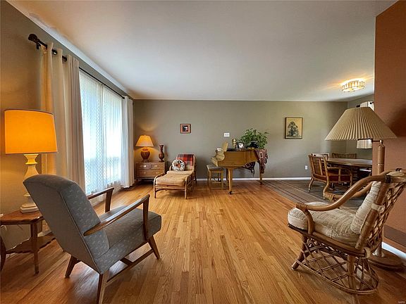 4th image of 609 Fox Creek Ct