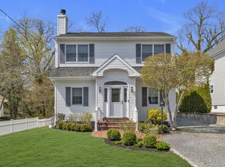 23 Grove St, Cold Spring Harbor, NY 11724