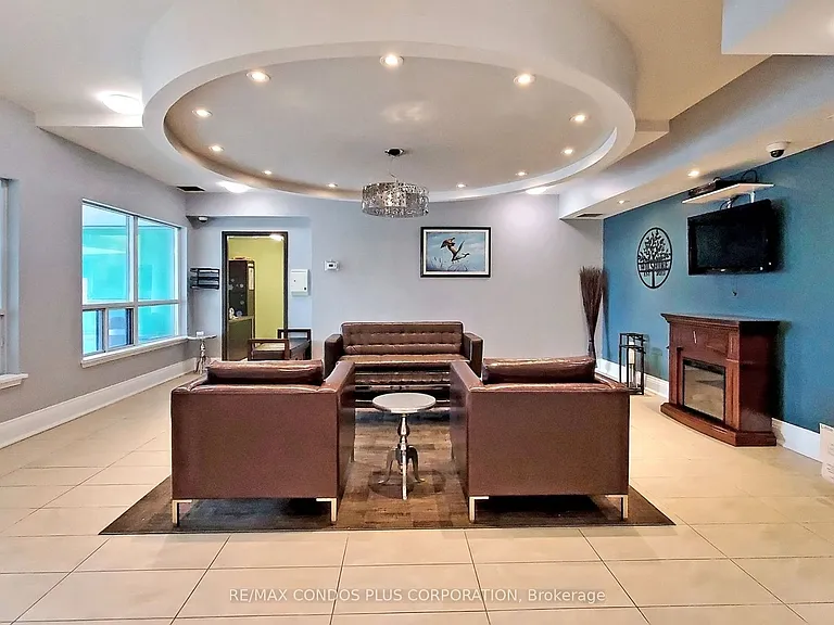 60 Fairfax Cres #315 — Photo 6